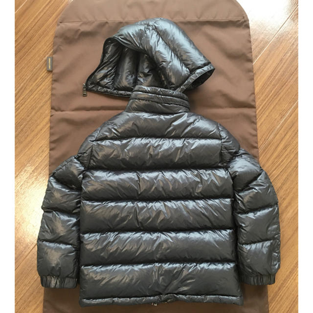 MONCLER(モンクレール)のモンクレール　キッズ　サイズ5/112cm ブラック キッズ/ベビー/マタニティのキッズ服男の子用(90cm~)(ジャケット/上着)の商品写真