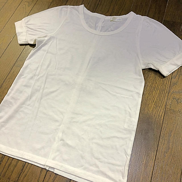 BIZAZZ(ビザッズ)のBIZAZZ リボン トップス レディースのトップス(Tシャツ(半袖/袖なし))の商品写真