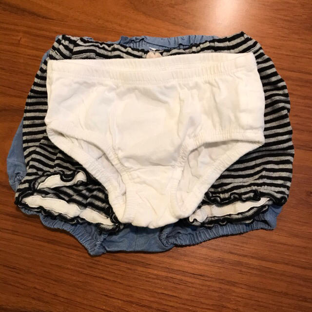 babyGAP(ベビーギャップ)のbabygap他 ベビーパンツ3点 サイズ70〜90 キッズ/ベビー/マタニティのキッズ服女の子用(90cm~)(パンツ/スパッツ)の商品写真