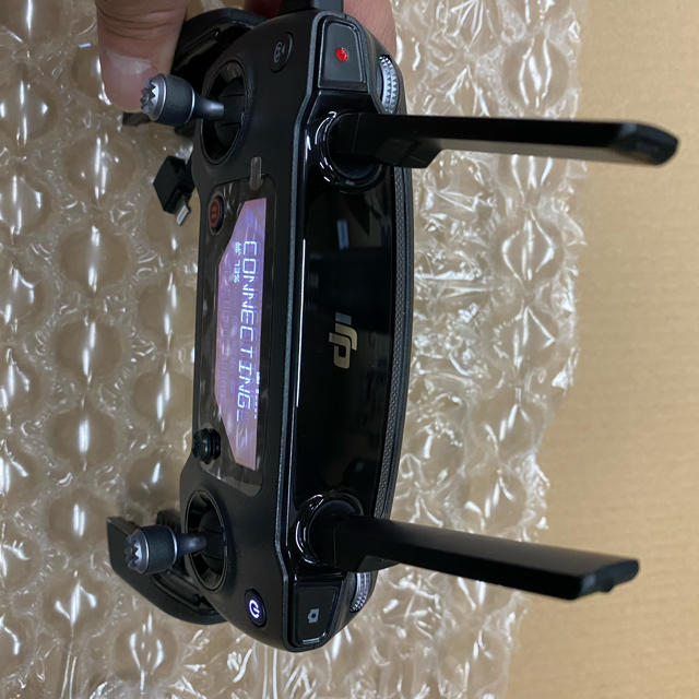 美品DJI Mavic Pro用コントローラー（送信機） スマホ/家電/カメラのスマホ/家電/カメラ その他(その他)の商品写真