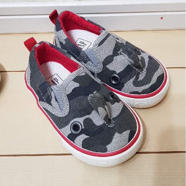 babyGAP(ベビーギャップ)の(値下げ!!)baby GAP シューズセット 12.5cm 新品未使用 キッズ/ベビー/マタニティのベビー靴/シューズ(~14cm)(スニーカー)の商品写真