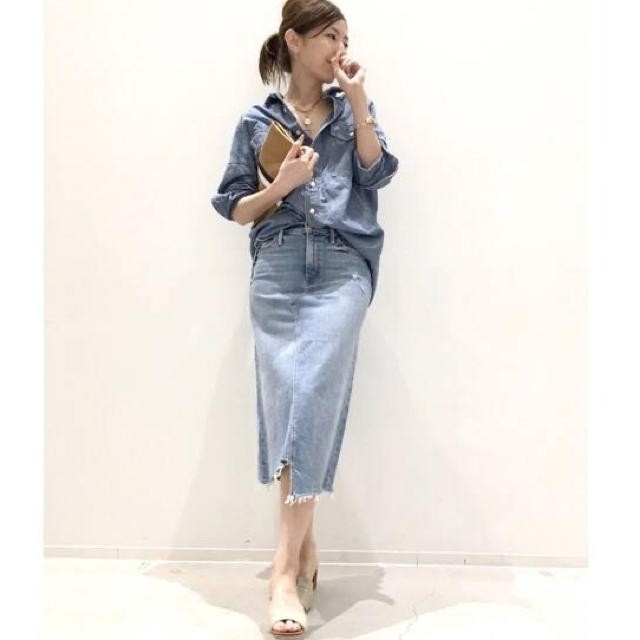 L'Appartement DEUXIEME CLASSE(アパルトモンドゥーズィエムクラス)のL'Appartement MOTHER DENIM SKIRT 27 レディースのスカート(ひざ丈スカート)の商品写真