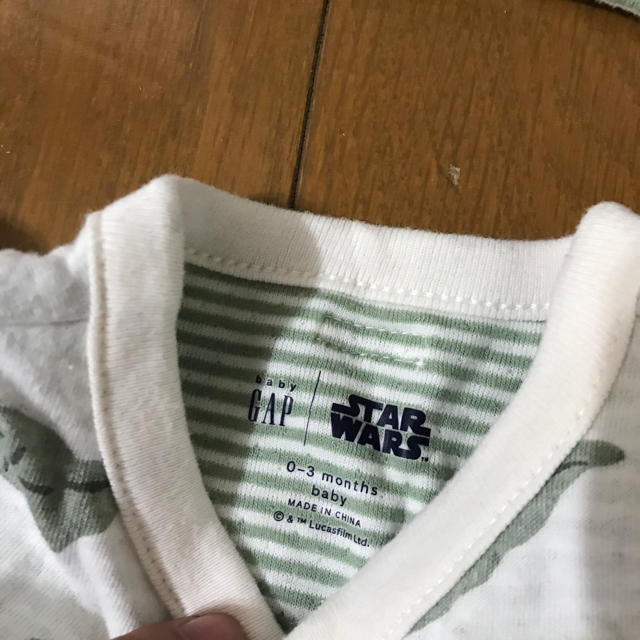 babyGAP(ベビーギャップ)のbaby gap スターウォーズ キッズ/ベビー/マタニティのベビー服(~85cm)(ロンパース)の商品写真