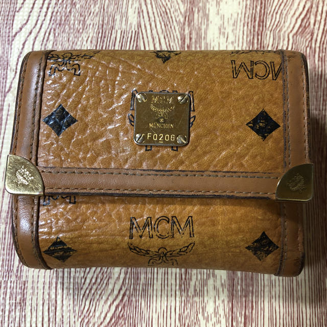 MCM 財布　三つ折り　エムシーエム　ウォレット　ミニウォレット　ミニ財布