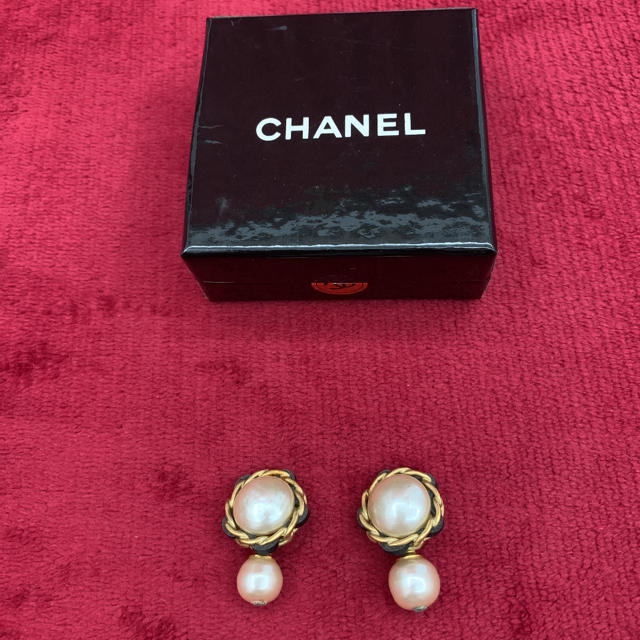 CHANEL(シャネル)のシャネル　カフスボタン レディースのアクセサリー(その他)の商品写真