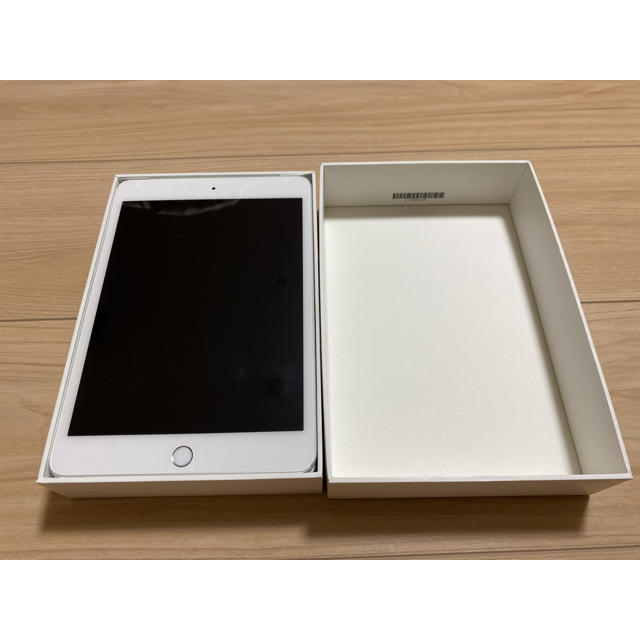 iPad(アイパッド)のiPad mini4 wifi cellular 16GB シルバー スマホ/家電/カメラのPC/タブレット(タブレット)の商品写真