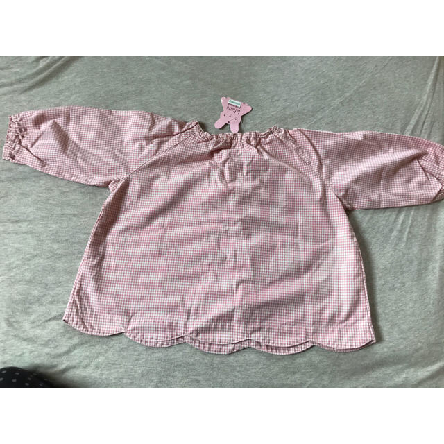 〔新品〕女児スモック90センチ キッズ/ベビー/マタニティのキッズ服女の子用(90cm~)(Tシャツ/カットソー)の商品写真