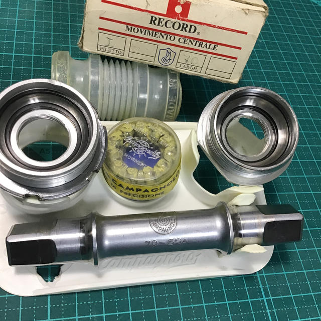 カンパニョーロ Cレコ期 レコード. 使用少ないの通販 by