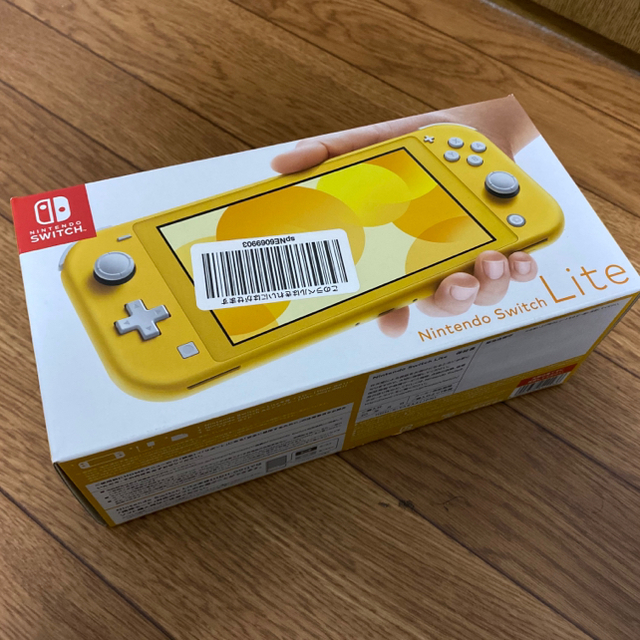 NINTENDO Switch light イエロー NINTENDO Switch light イエロー