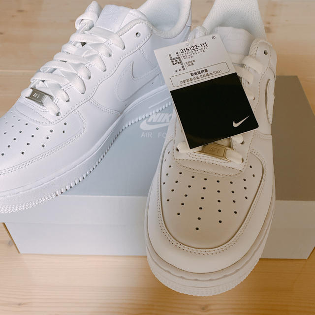 新品未使用 NIKE エアフォース 1 ホワイト 27cm 新品未使用 NIKE エアフォース 1 ホワイト 27cm