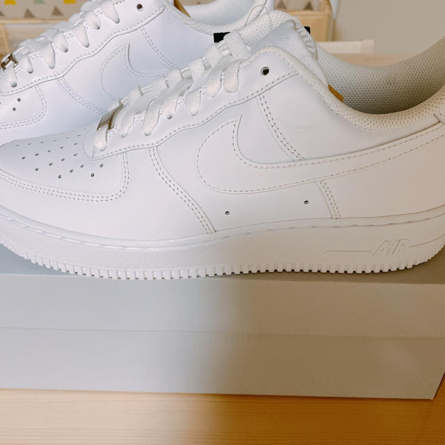 新品未使用 NIKE エアフォース 1 ホワイト 27cm 新品未使用 NIKE エアフォース 1 ホワイト 27cm
