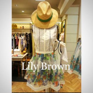 リリーブラウン(Lily Brown)の☆Lily Brown☆リリーブラウン❤︎トロピカルフラワースカート(ミニスカート)