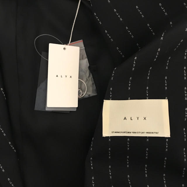 最安値　alyx ロゴ　ジャケット メンズのジャケット/アウター(テーラードジャケット)の商品写真