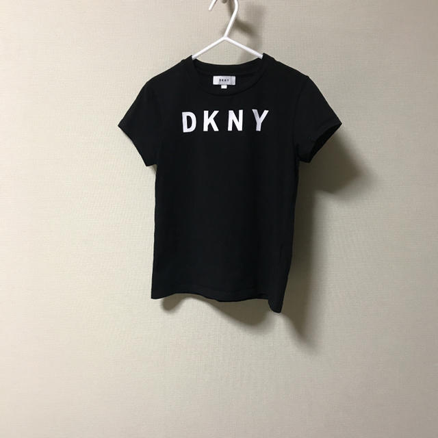 DKNY(ダナキャランニューヨーク)のDKNY キッズ　Tシャツ  サイズ8 キッズ/ベビー/マタニティのキッズ服女の子用(90cm~)(Tシャツ/カットソー)の商品写真