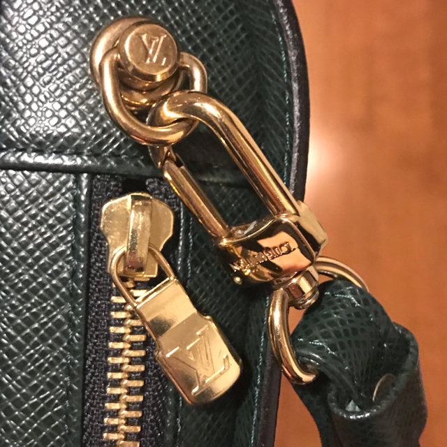 LOUIS VUITTON(ルイヴィトン)のルイヴィトン　クラッチバック　タイガ メンズのバッグ(セカンドバッグ/クラッチバッグ)の商品写真