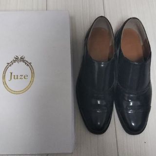 ジュゼ(Juze)のJuze ジュゼ ローファー ドレス 黒 エナメル 革 箱付 新品同様未使用(ローファー/革靴)