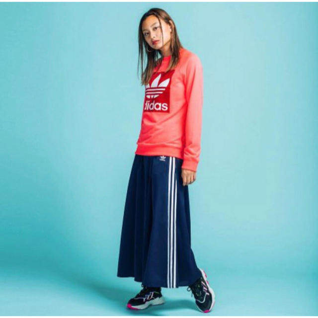 adidas(アディダス)のアディダスオリジナルス　ロングスカート　LONG SATIN SKIRT マキシ レディースのスカート(ロングスカート)の商品写真