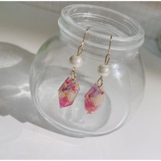 ハンドメイド　花ピアス(ピアス)