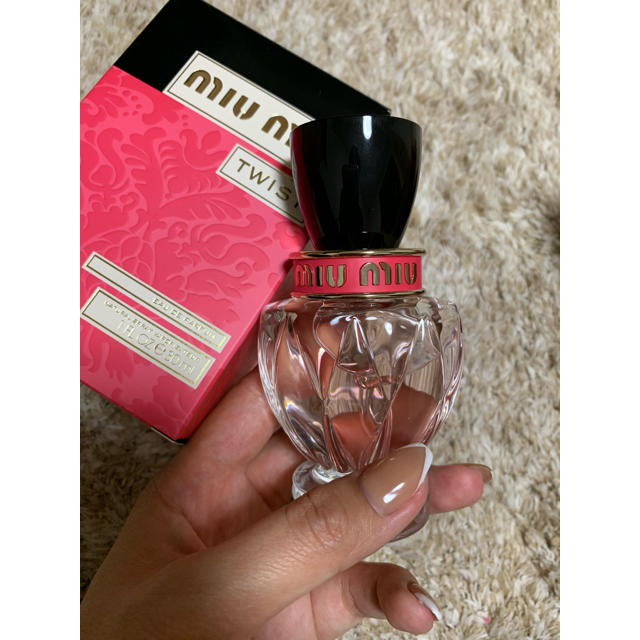 miumiu(ミュウミュウ)のミュウミュウ ツイスト オードパルファム コスメ/美容の香水(香水(女性用))の商品写真