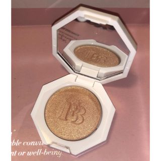 セフォラ(Sephora)のFenty Beauty ハイライト　ハスラベイビー(フェイスパウダー)