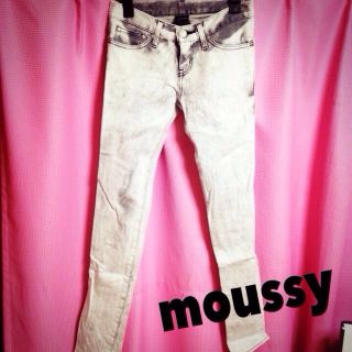 マウジー(moussy)のmoussy デニムパンツ(デニム/ジーンズ)