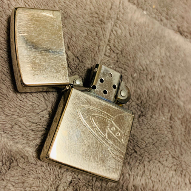 Vivienne Westwood(ヴィヴィアンウエストウッド)のZIPPOライター メンズのファッション小物(タバコグッズ)の商品写真