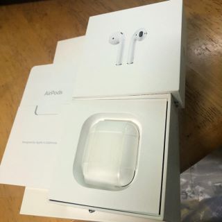 アップル(Apple)の完備品　AirPods 初代　アップル正規品(ヘッドフォン/イヤフォン)