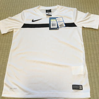 ナイキ(NIKE)の新品　ナイキ　NIKE １４０（s・子供）白Tシャツ(Tシャツ/カットソー)
