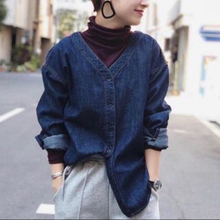 トゥデイフル(TODAYFUL)のTODAYFUL  Henleyneck Denim Shirts(シャツ/ブラウス(長袖/七分))