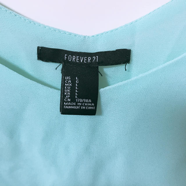 FOREVER 21(フォーエバートゥエンティーワン)のForever21 ショート丈トップス  シフォン 夏 レディースのトップス(タンクトップ)の商品写真