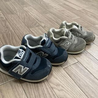 ニューバランス(New Balance)の13.5㎝13㎝　ニューバランススニーカー　紺色　グレー(スニーカー)