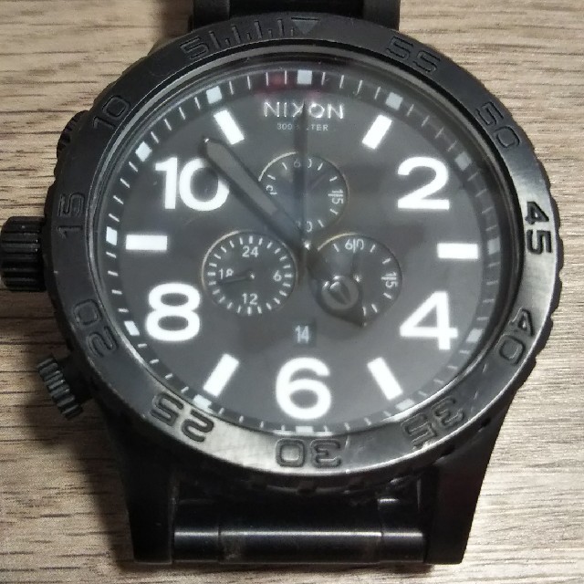 NIXON 51mm Chrono 腕時計【黒】メンズ