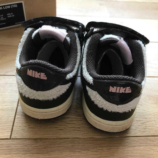 NIKE(ナイキ)のNIKE ダンク LOW キッズ キッズ/ベビー/マタニティのキッズ靴/シューズ(15cm~)(スニーカー)の商品写真