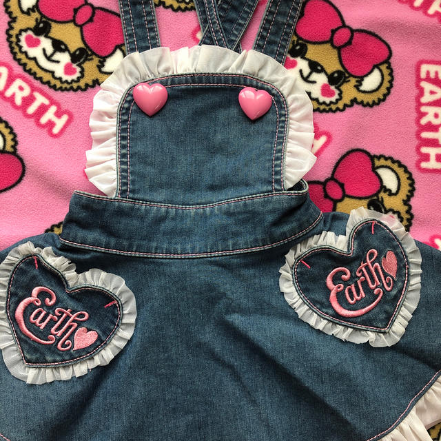 EARTHMAGIC(アースマジック)のジャンスカ☆100㌢ キッズ/ベビー/マタニティのキッズ服女の子用(90cm~)(スカート)の商品写真