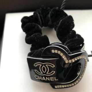 シャネル(CHANEL)のシャネル　シュシュハートロゴ　未使用(ヘアゴム/シュシュ)