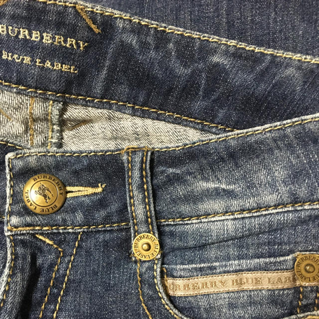 BURBERRY BLUE LABEL(バーバリーブルーレーベル)のBURBERRY BLUE LABEL パンツ レディースのパンツ(クロップドパンツ)の商品写真