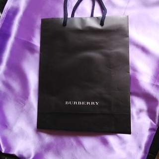 バーバリー(BURBERRY)の💝他商品と同梱で200円引💝💟BURBERRY💞紙袋💟(ショップ袋)