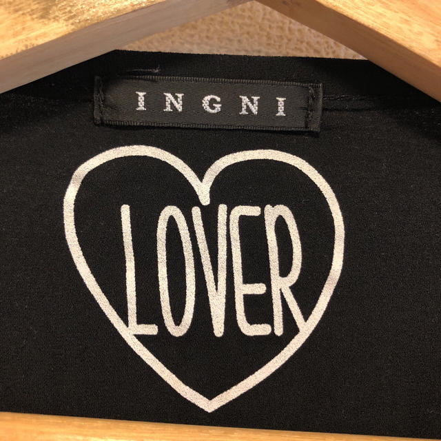 INGNI(イング)のINGNI トップス カットソー 試着のみ 美品 レディースのトップス(カットソー(長袖/七分))の商品写真