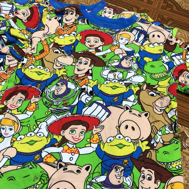Disney(ディズニー)のトイストーリーTシャツ 120 130 兄弟お揃い キッズ/ベビー/マタニティのキッズ服男の子用(90cm~)(Tシャツ/カットソー)の商品写真