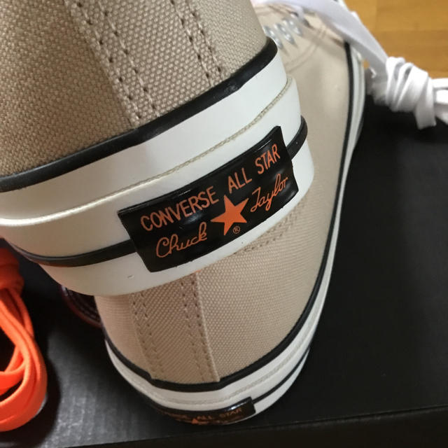 CONVERSE(コンバース)の新品 コンバース ローカット ベージュ 25㎝ レディースの靴/シューズ(スニーカー)の商品写真