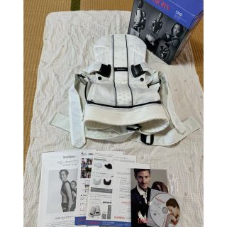 ベビービョルン(BABYBJORN)のベビービョルン  抱っこ紐　メッシュ　ホワイト　白　ONE one(抱っこひも/おんぶひも)