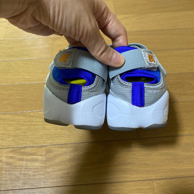 NIKE(ナイキ)の[美品] NIKE ナイキ エアリフト 24cm シルバー レディースの靴/シューズ(スニーカー)の商品写真