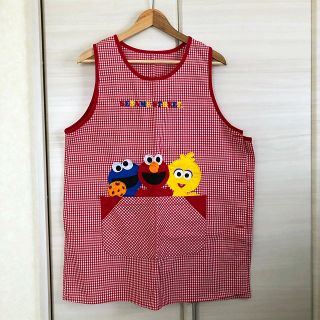 セサミストリート(SESAME STREET)の保育士　看護師　エプロン　エルモ　クッキーモンスター　セサミストリート　赤(その他)