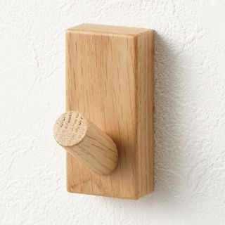 ムジルシリョウヒン(MUJI (無印良品))のWALL HOOK オーク材 2つ ウォールナット材 1つ(棚/ラック/タンス)