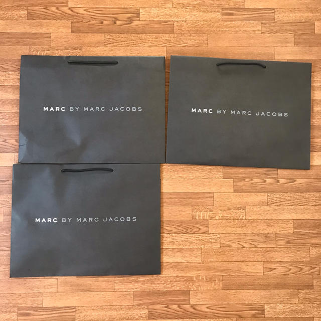 MARC BY MARC JACOBS(マークバイマークジェイコブス)のマークバイマークジェイコブス　紙袋 レディースのバッグ(トートバッグ)の商品写真