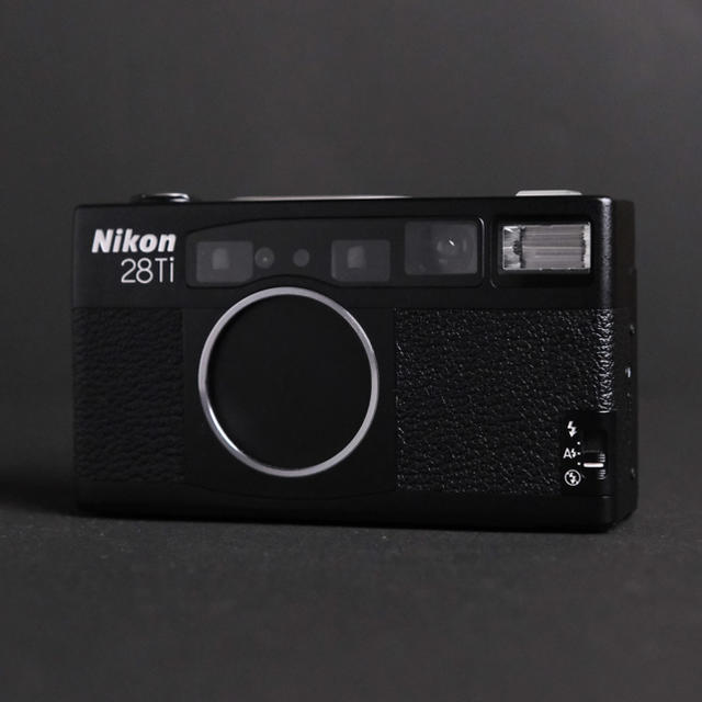 Nikon 28Tiスマホ/家電/カメラ