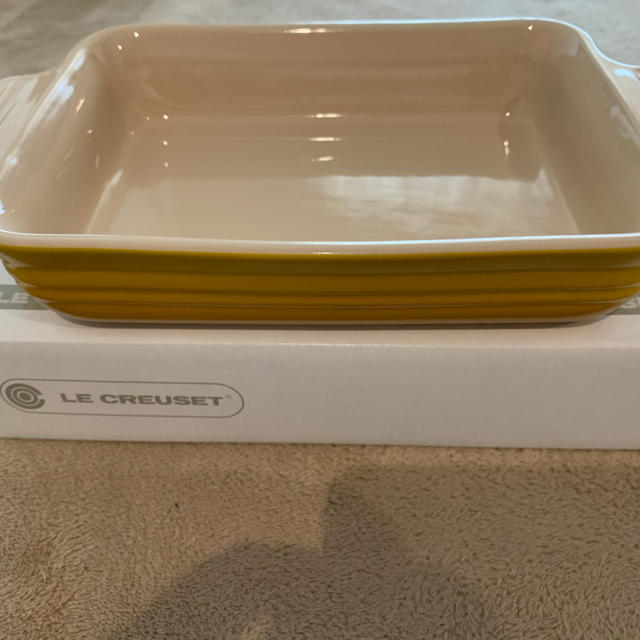LE CREUSET(ルクルーゼ)のル・クルーゼ　黄色　お皿 インテリア/住まい/日用品のキッチン/食器(食器)の商品写真