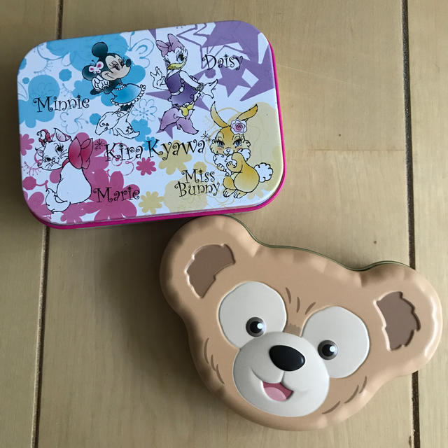 Disney(ディズニー)のディズニーの缶かん　2点セット エンタメ/ホビーのおもちゃ/ぬいぐるみ(キャラクターグッズ)の商品写真