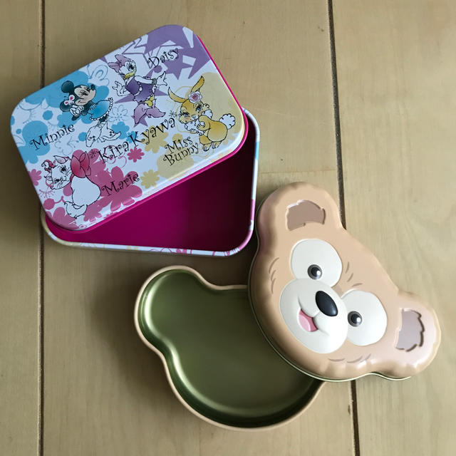 Disney(ディズニー)のディズニーの缶かん　2点セット エンタメ/ホビーのおもちゃ/ぬいぐるみ(キャラクターグッズ)の商品写真