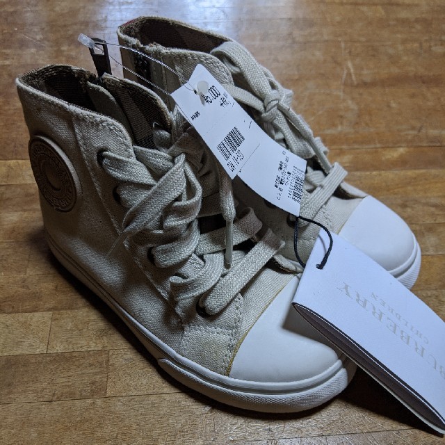 BURBERRY(バーバリー)のバーバリー　シューズ　スニーカー　ハイカット　キッズ　17cm キッズ/ベビー/マタニティのキッズ靴/シューズ(15cm~)(フォーマルシューズ)の商品写真